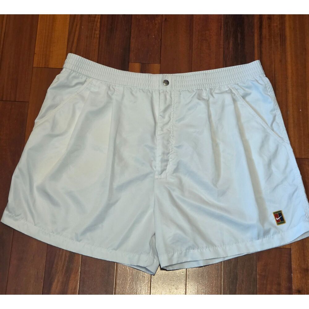 Vintage 90s Nike Men's XL White Athletic Athleisure Shorts Pleated